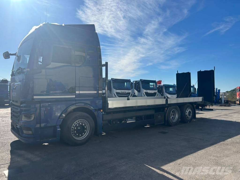 MAN TGX 26.470 Camiones de superficie plana/cabrestantes