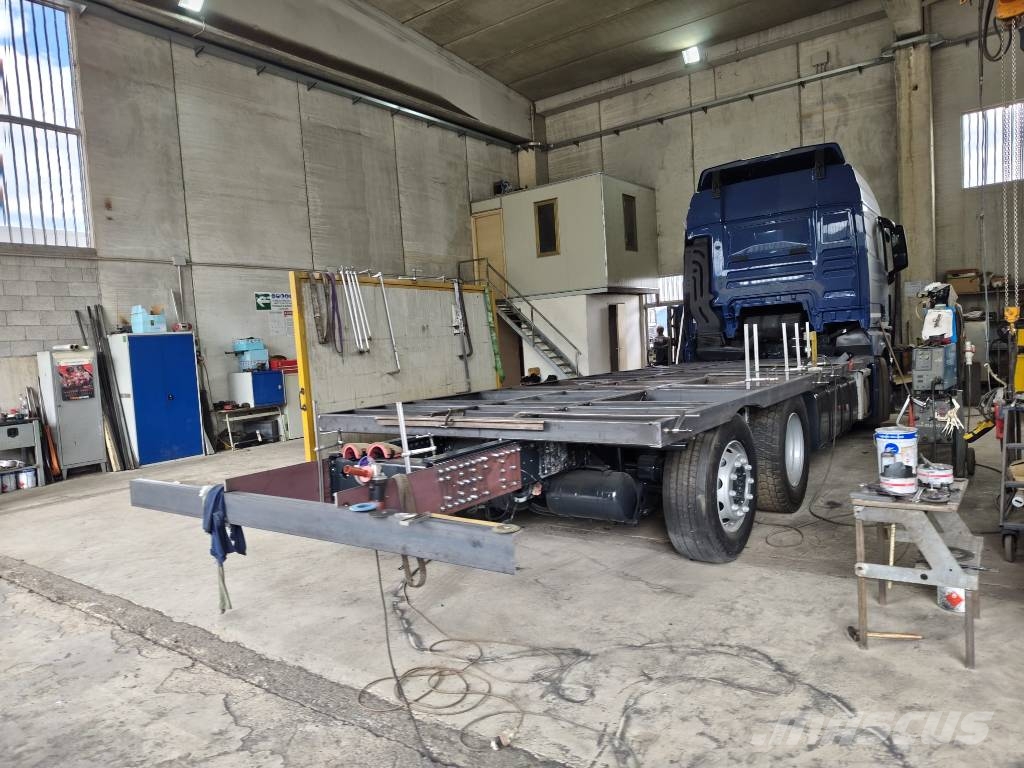 MAN TGX 26.470 شاحنات مسطحة / أوناش