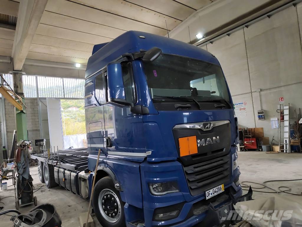 MAN TGX 26.470 شاحنات مسطحة / أوناش