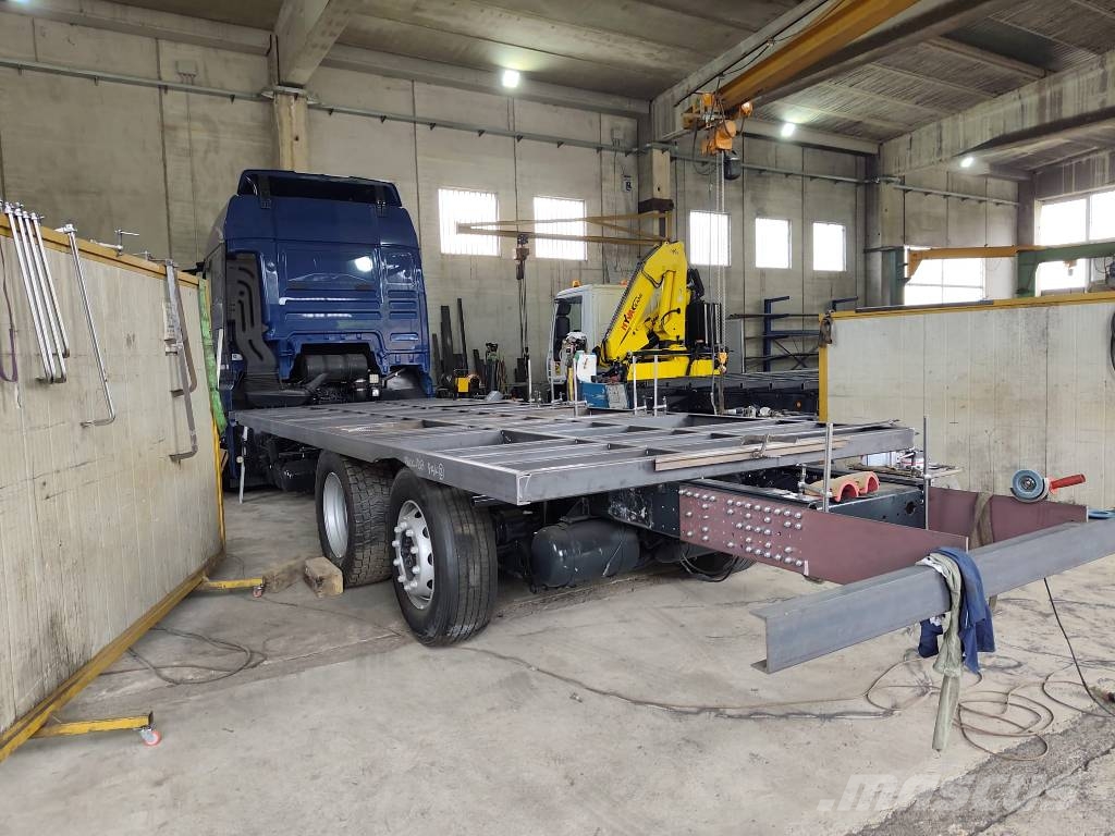 MAN TGX 26.470 شاحنات مسطحة / أوناش
