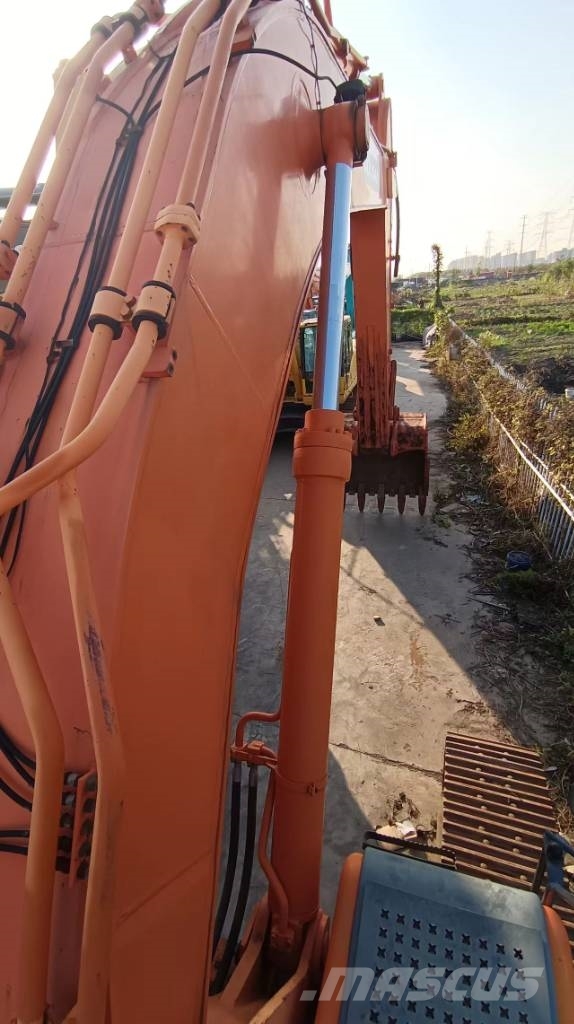 Doosan DX 500 LCA Pásové rýpadlá