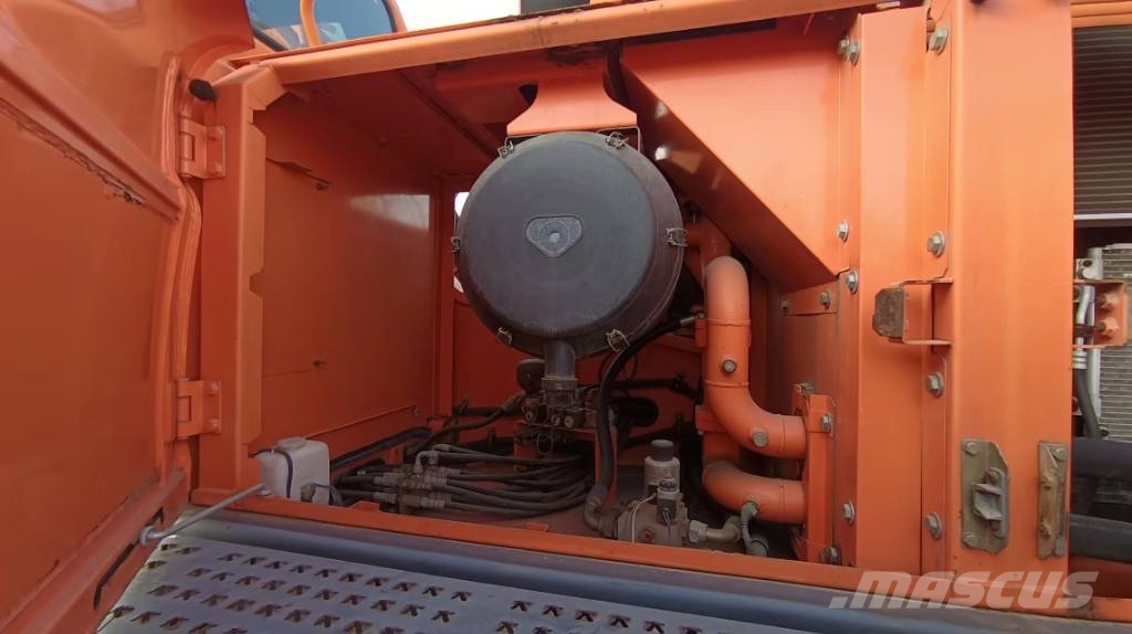Doosan DX 500 LCA Pásové rýpadlá
