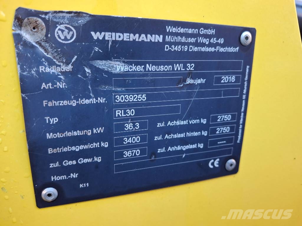 Wacker Neuson WL 32 لوادر بعجل