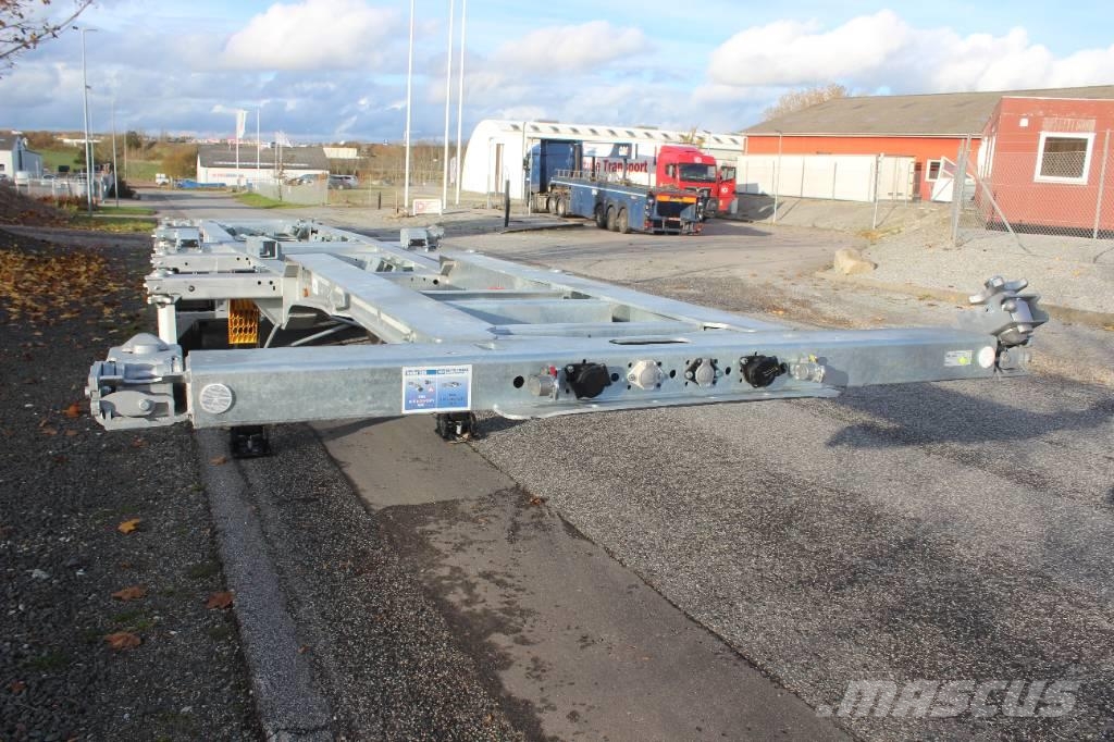AMT CO310 3 akslet container chassis med udskud i bag Rimorchi portacontainer