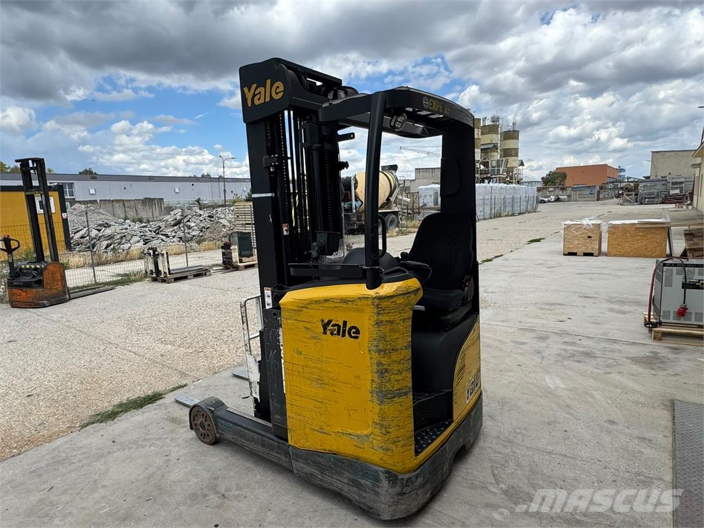 Yale MR16 리치 트럭
