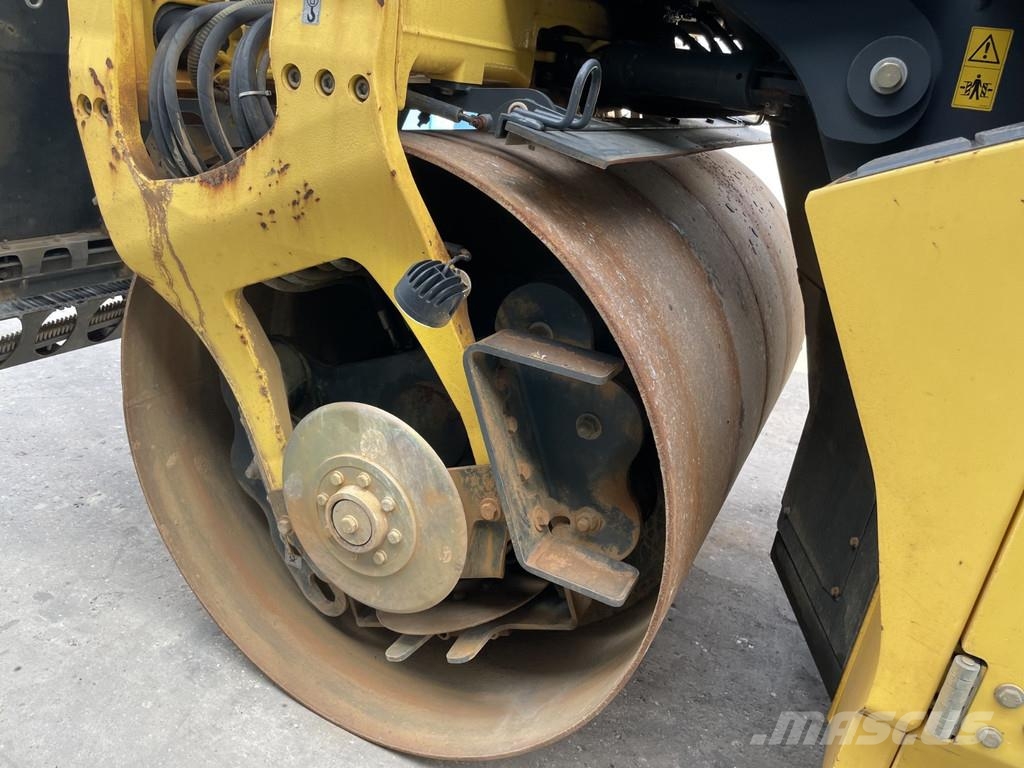 Bomag BW 154 AP-4V AM Çift tamburlu silindirler
