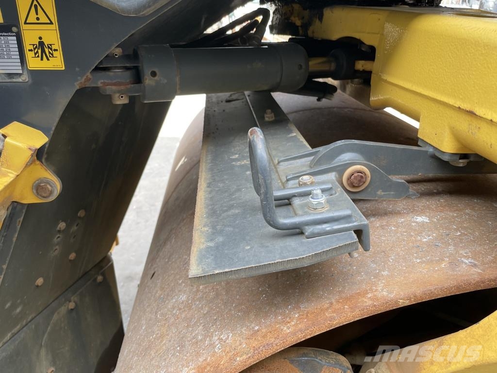 Bomag BW 154 AP-4V AM Çift tamburlu silindirler