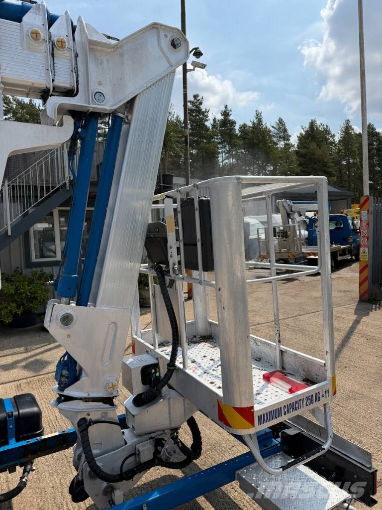 Iveco Multitel MJ201 Plataformas sobre camión
