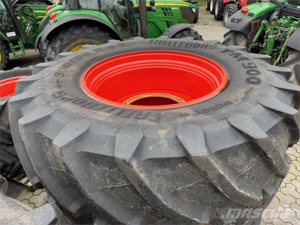 Trelleborg 4 x Räder 900/60R42 TM 900 Sonstige Landmaschinen