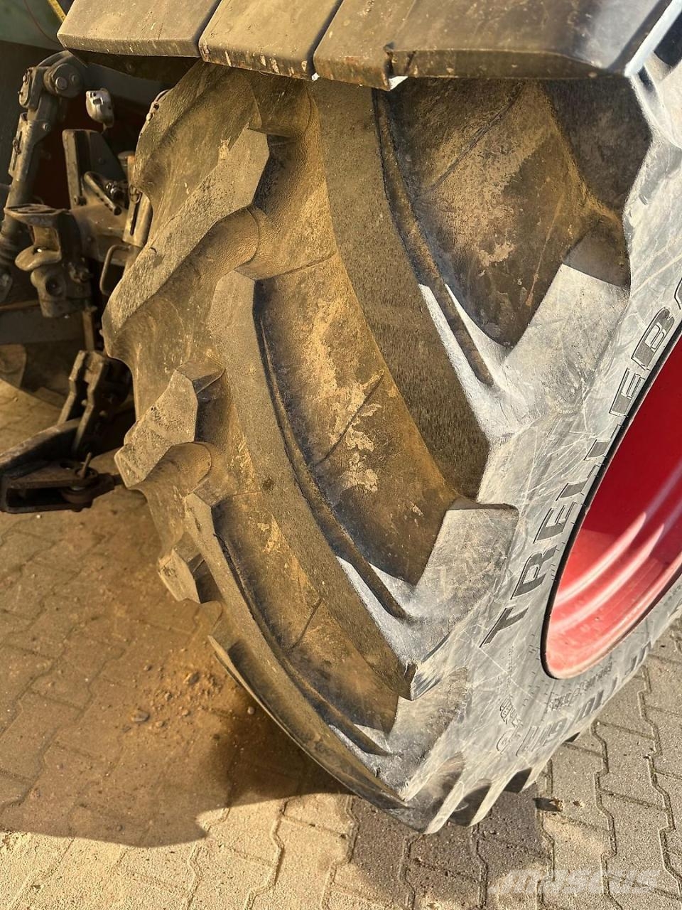 Fendt 820 TMS Vario Tractors