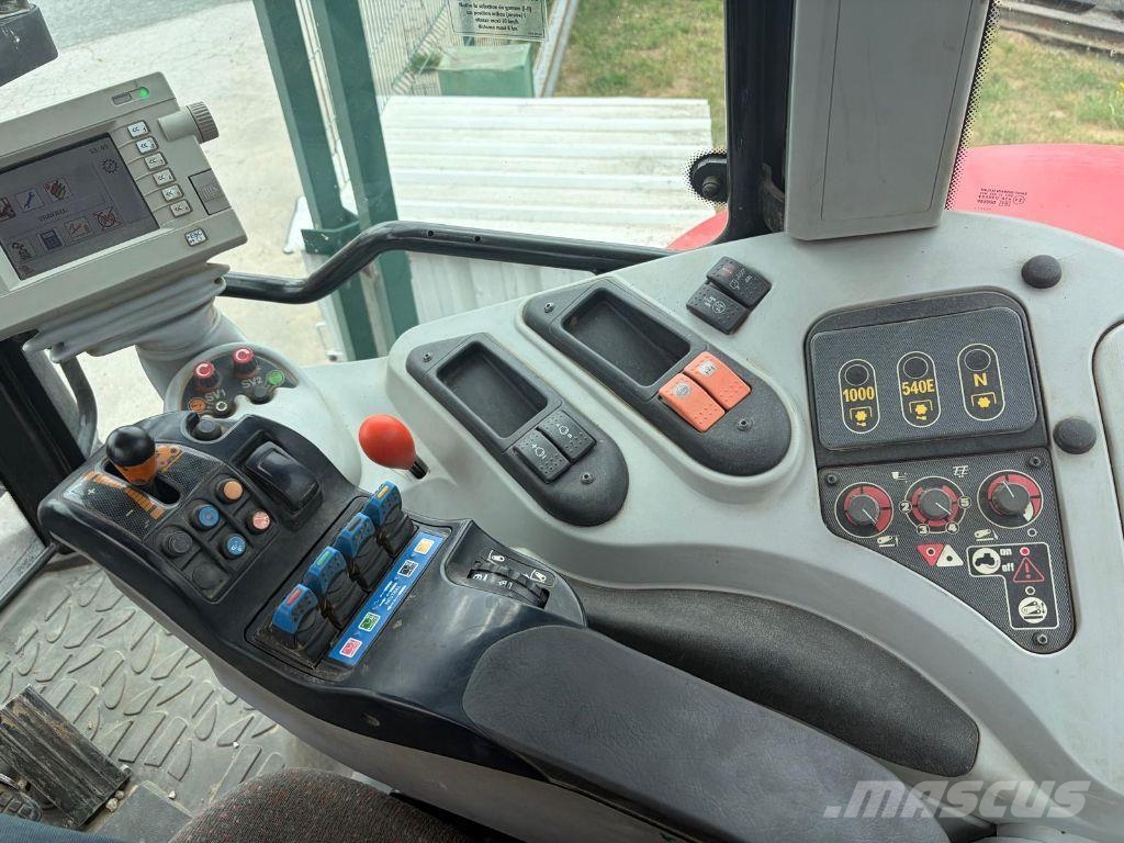 Massey Ferguson 8460 Dyna-VT الجرارات