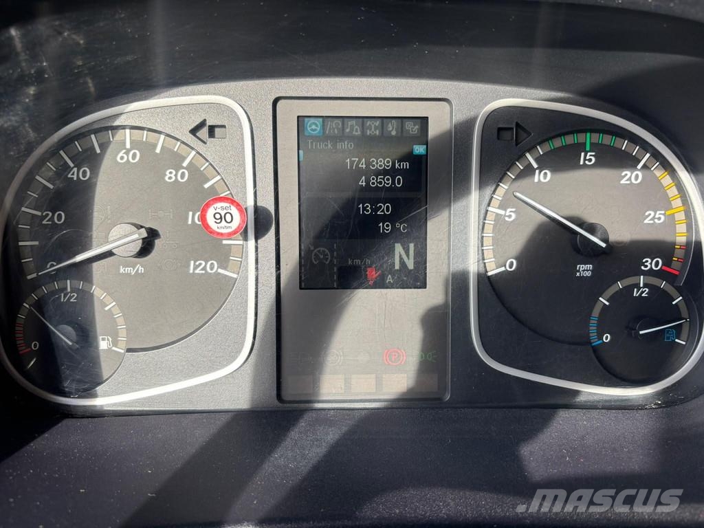 Mercedes-Benz Atego 1218 4x2 Furgoonautod