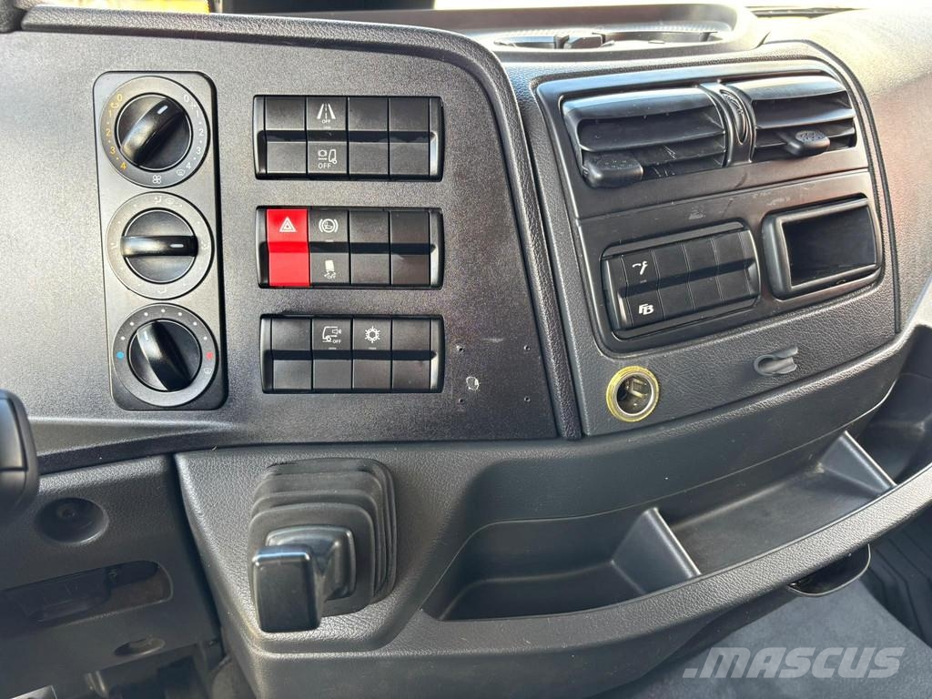 Mercedes-Benz Atego 1218 4x2 شاحنات ذات هيكل صندوقي