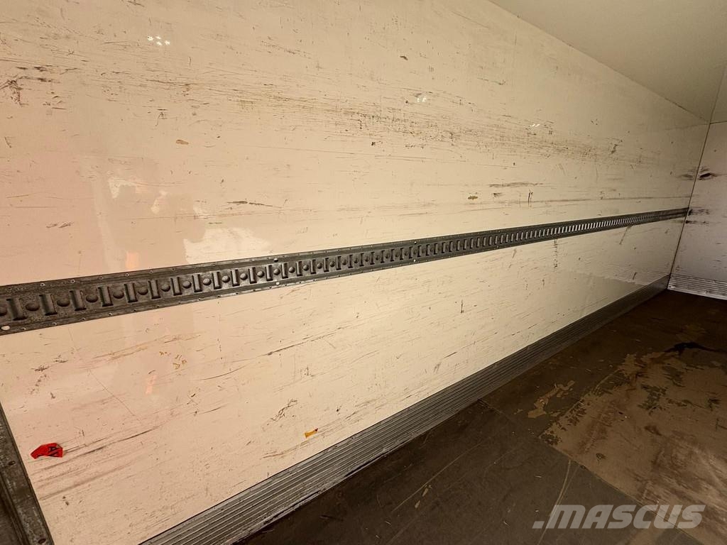 Mercedes-Benz Atego 1218 4x2 شاحنات ذات هيكل صندوقي