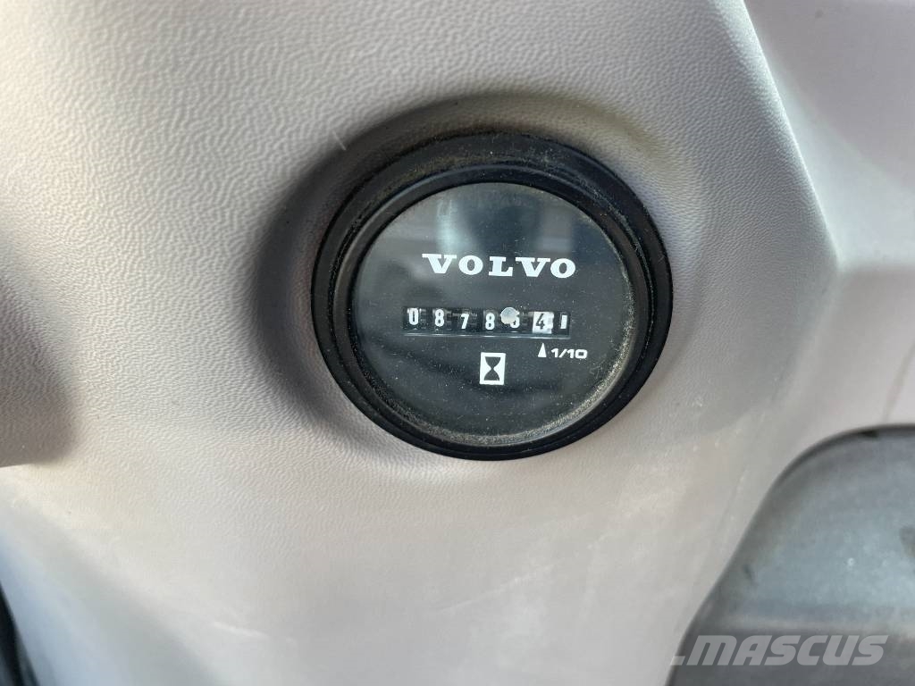 Volvo ECR235EL 履带挖掘机