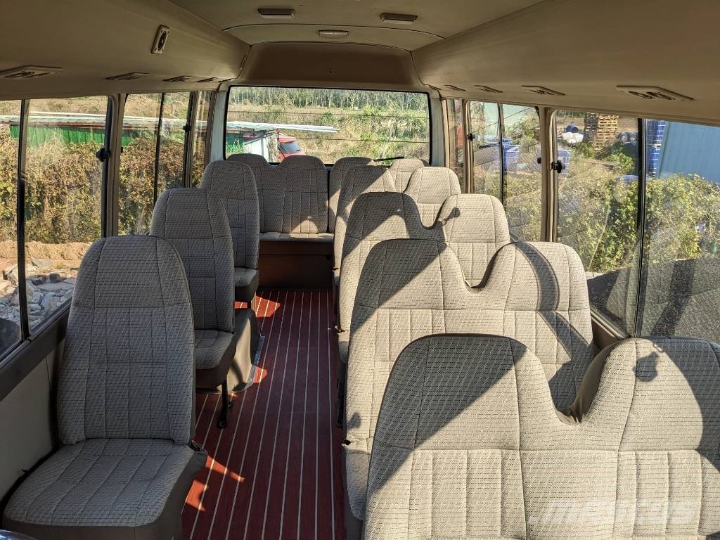 Toyota Coaster Bus 迷你巴士