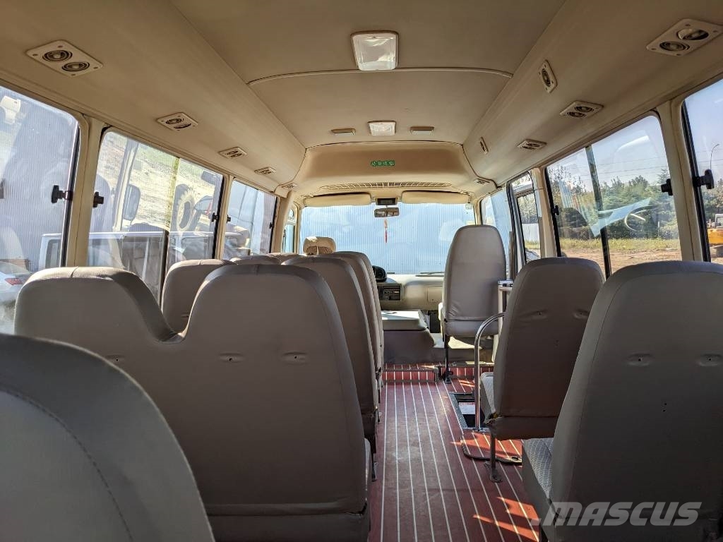 Toyota Coaster Bus 迷你巴士