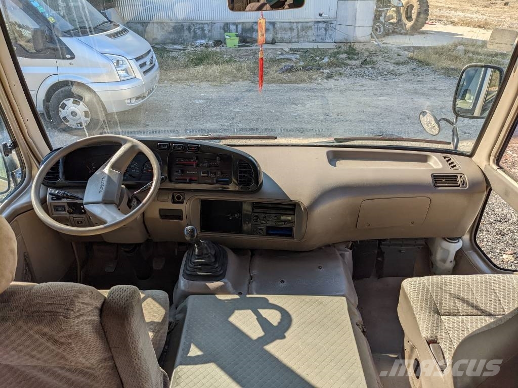 Toyota Coaster Bus 迷你巴士