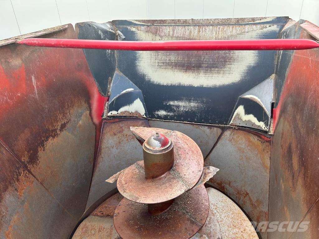 Trioliet Vertifeed VF 1-1200 Alimentadores de animais