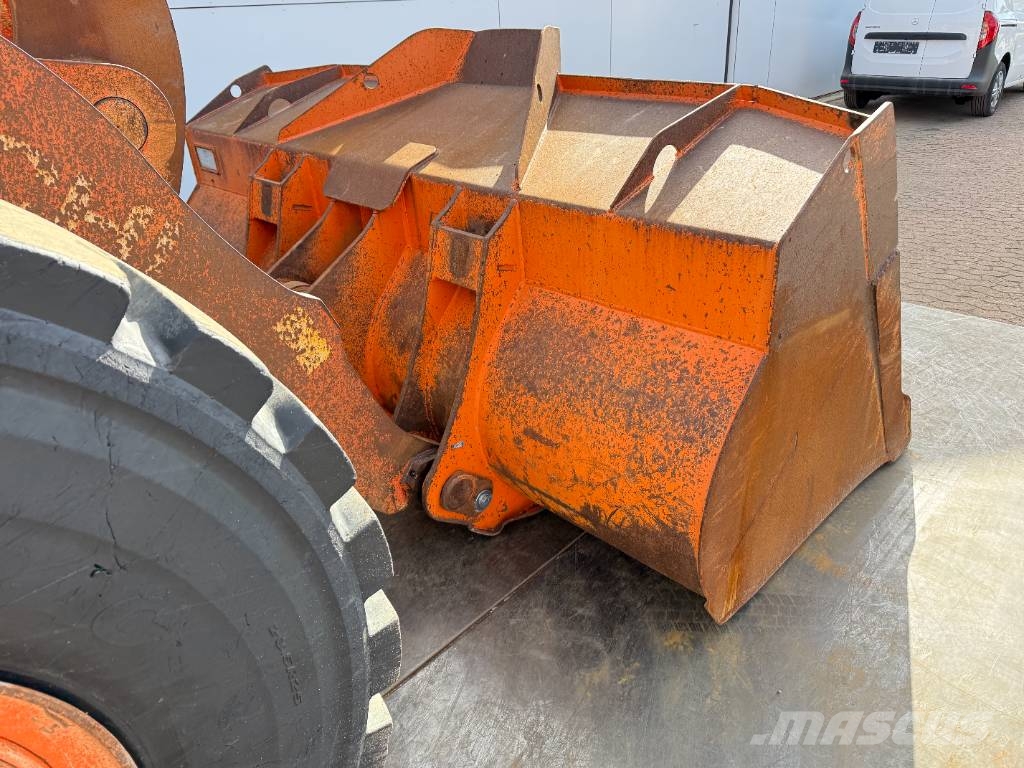 Hitachi ZW250-6 - CDC / 3rd Function / Auto Greasing Iekrāvēji uz riteņiem
