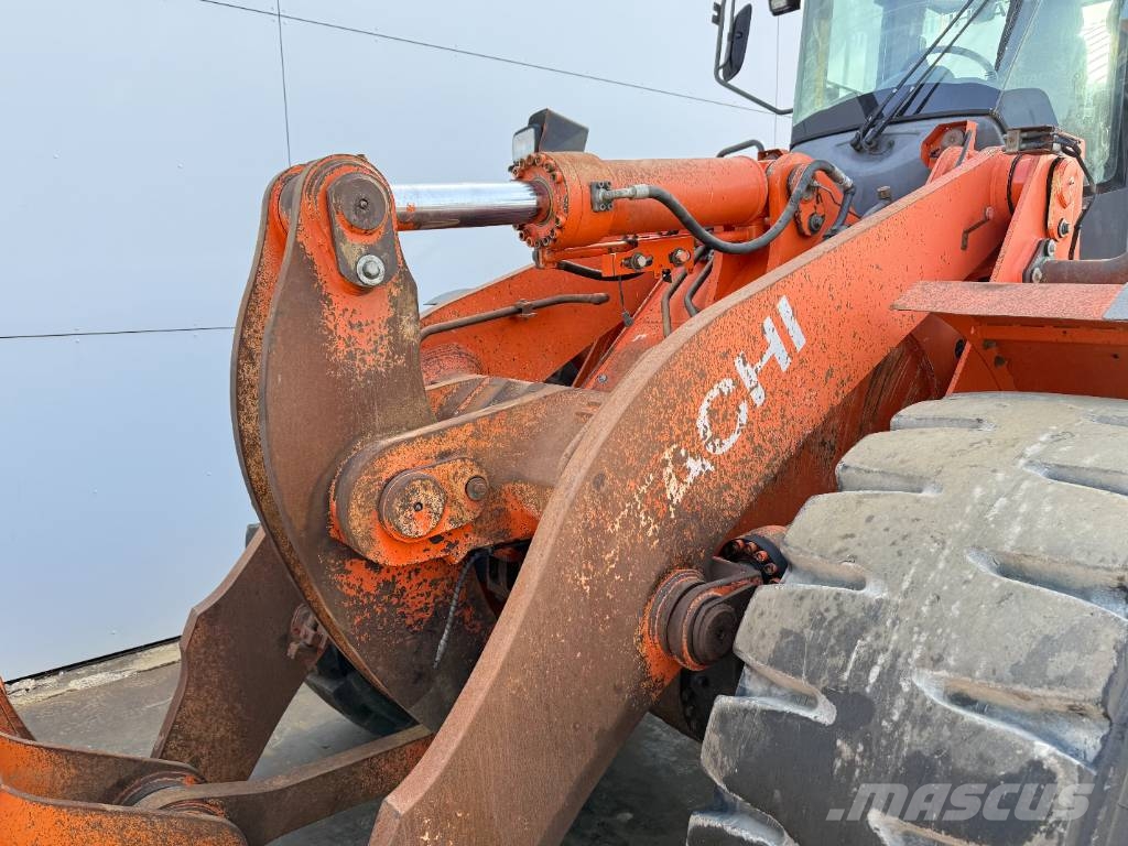 Hitachi ZW250-6 - CDC / 3rd Function / Auto Greasing Iekrāvēji uz riteņiem
