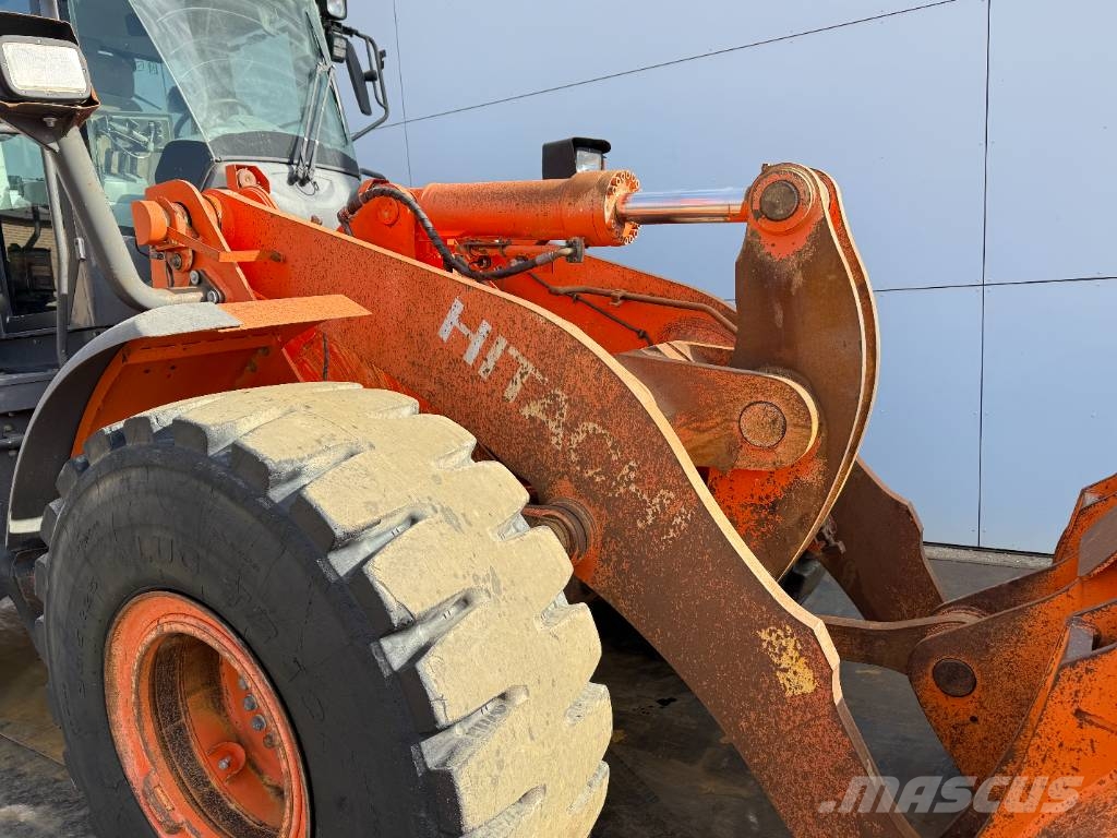 Hitachi ZW250-6 - CDC / 3rd Function / Auto Greasing Iekrāvēji uz riteņiem