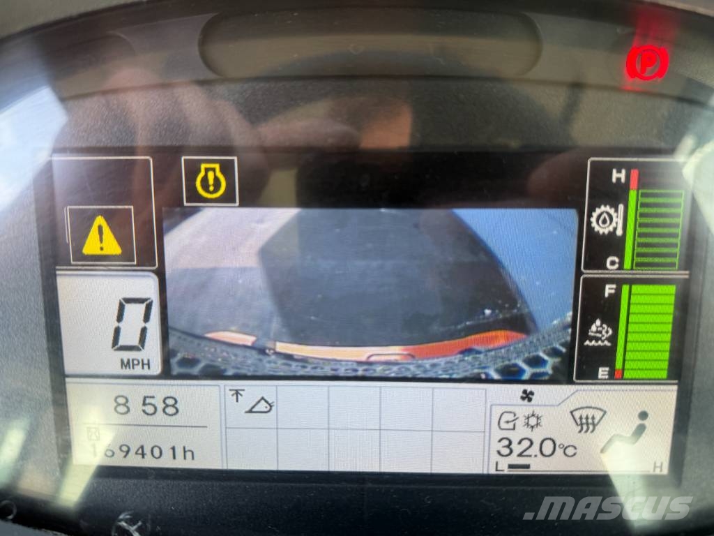 Hitachi ZW250-6 - CDC / 3rd Function / Auto Greasing Iekrāvēji uz riteņiem