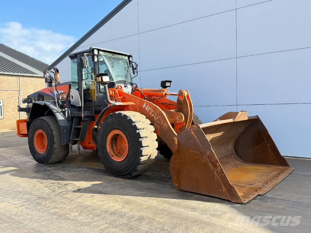 Hitachi ZW250-6 - CDC / 3rd Function / Auto Greasing Iekrāvēji uz riteņiem