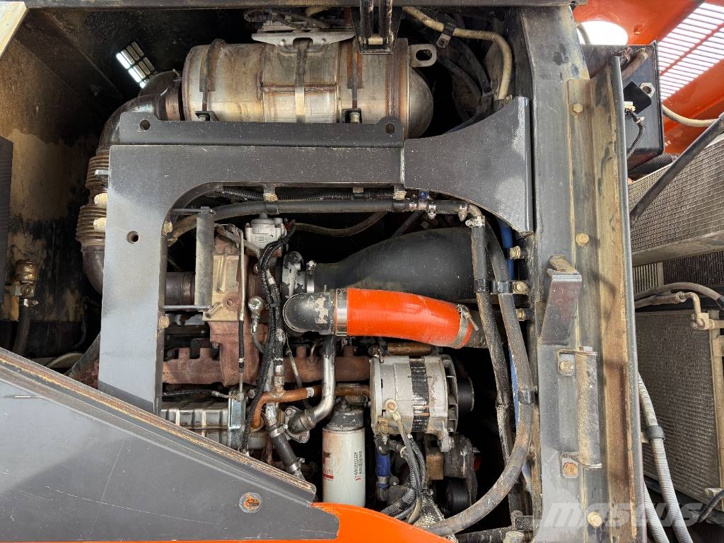 Hitachi ZW250-6 - CDC / 3rd Function / Auto Greasing Iekrāvēji uz riteņiem
