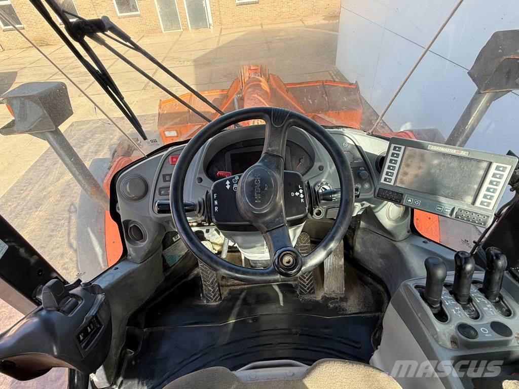 Hitachi ZW250-6 - CDC / 3rd Function / Auto Greasing Iekrāvēji uz riteņiem