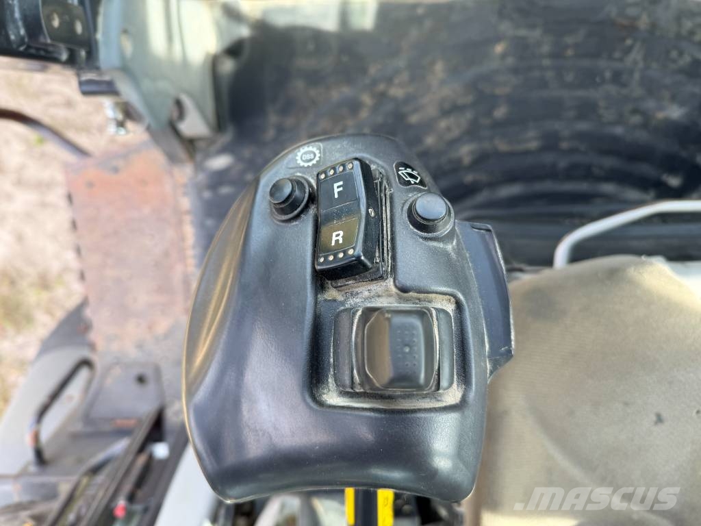 Hitachi ZW250-6 - CDC / 3rd Function / Auto Greasing Iekrāvēji uz riteņiem