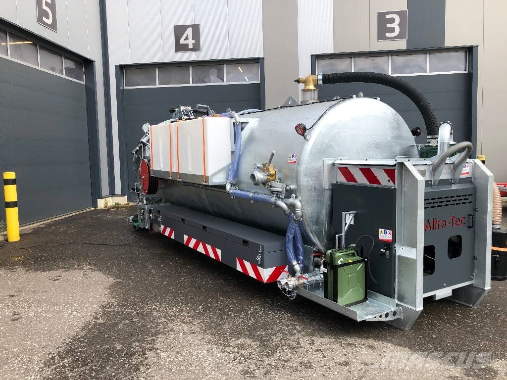 Altro-Tec GmbH Abrollcontainer 10m³ Feuerwehr Wassertank 组合/真空油槽车