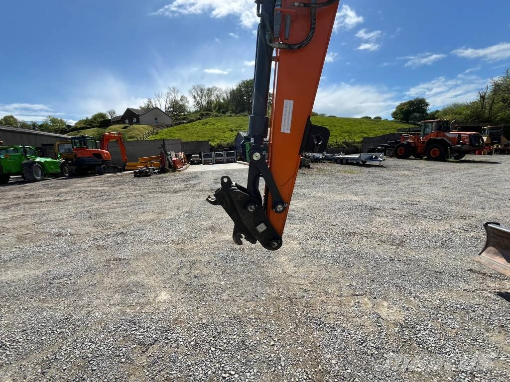 Develon DX 85 R Crawler excavators