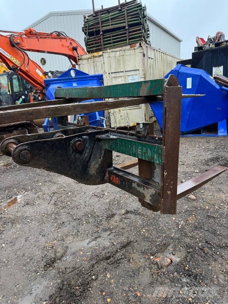  EXCAVATOR 8T FORKS Građevinarske viljuške