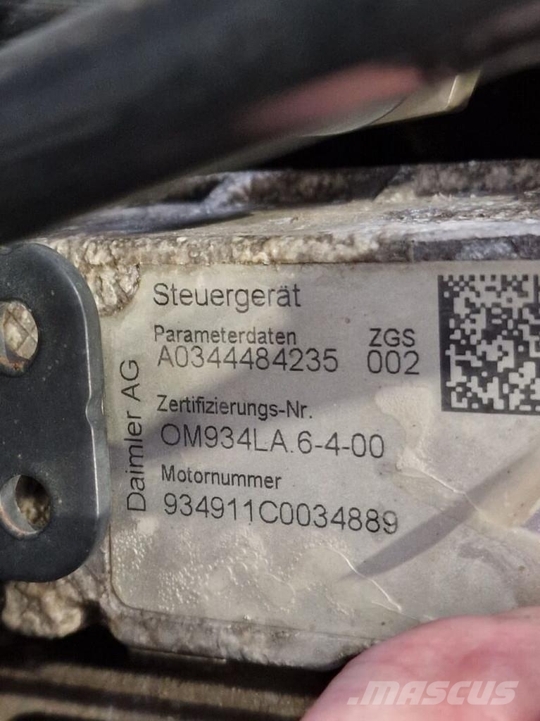 Mercedes-Benz OM934LA.6-4-00 محركات