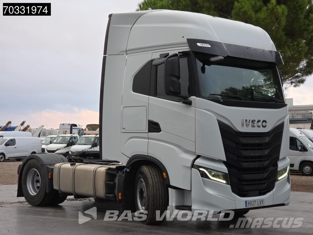 Iveco S-Way 510 4X2 Retarder 2x Tanks ADR Standklima ACC Sattelzugmaschinen