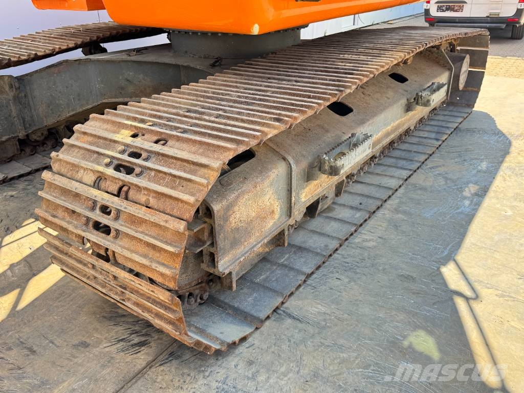 Liebherr R924LC - Triple Boom / Tilting Bucket Crawler excavators