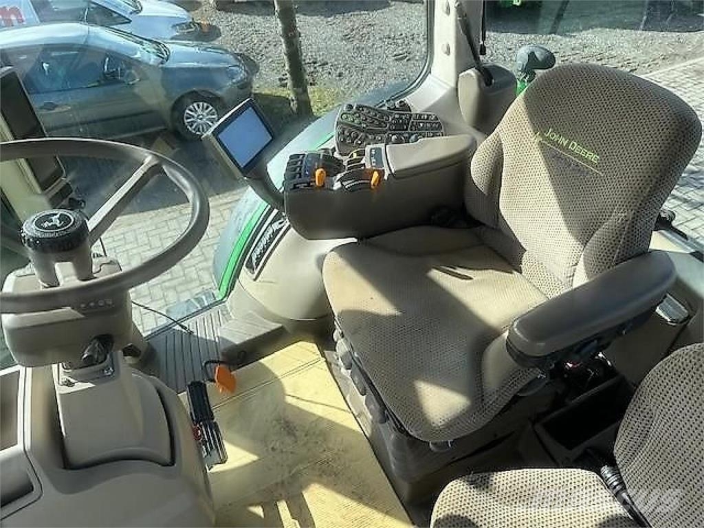 John Deere 8310R 曳引機