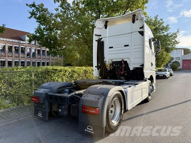 MAN TGX 18.470 XL / Euro 6D Vetopöytäautot