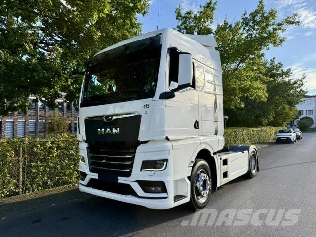 MAN TGX 18.470 XL / Euro 6D Vetopöytäautot