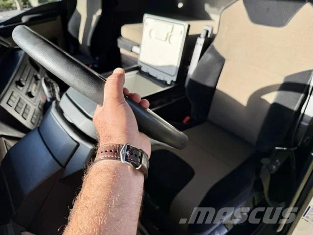 MAN TGX 18.470 XL / Euro 6D Vetopöytäautot