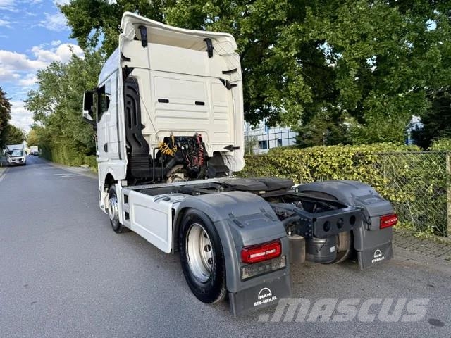 MAN TGX 18.470 XL / Euro 6D Vetopöytäautot