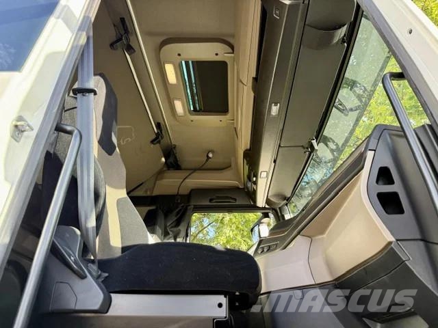 MAN TGX 18.470 XL / Euro 6D Vetopöytäautot