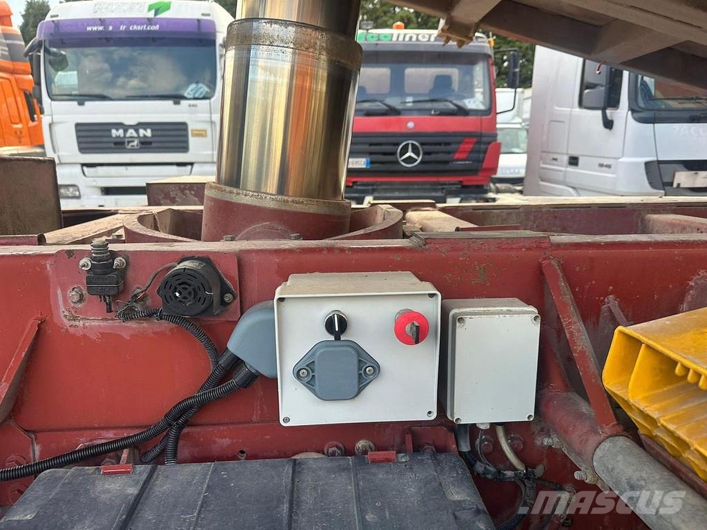 Iveco Eurotrackker 420 Bañeras basculantes usadas