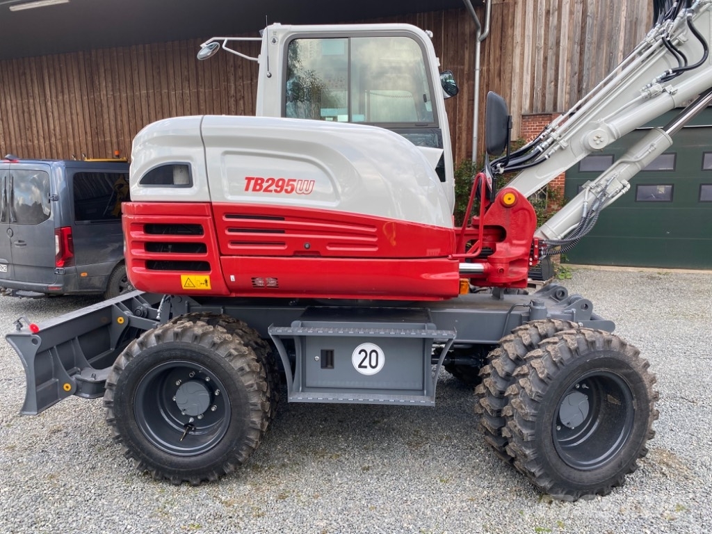 Takeuchi TB295W Lastik tekerli ekskavatörler