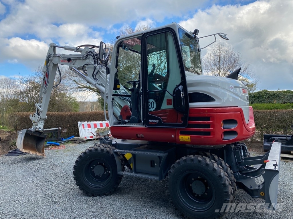 Takeuchi TB295W Lastik tekerli ekskavatörler