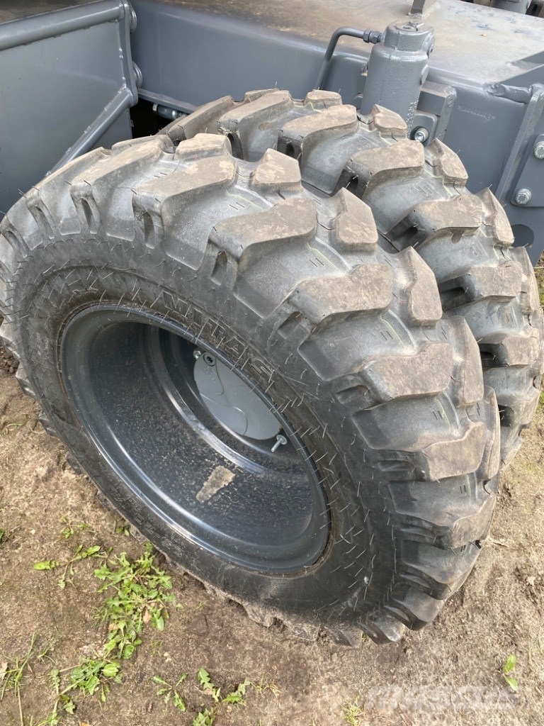 Takeuchi TB295W Lastik tekerli ekskavatörler