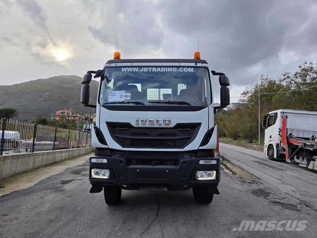 Iveco Trakker 260 T36 차량 수송차