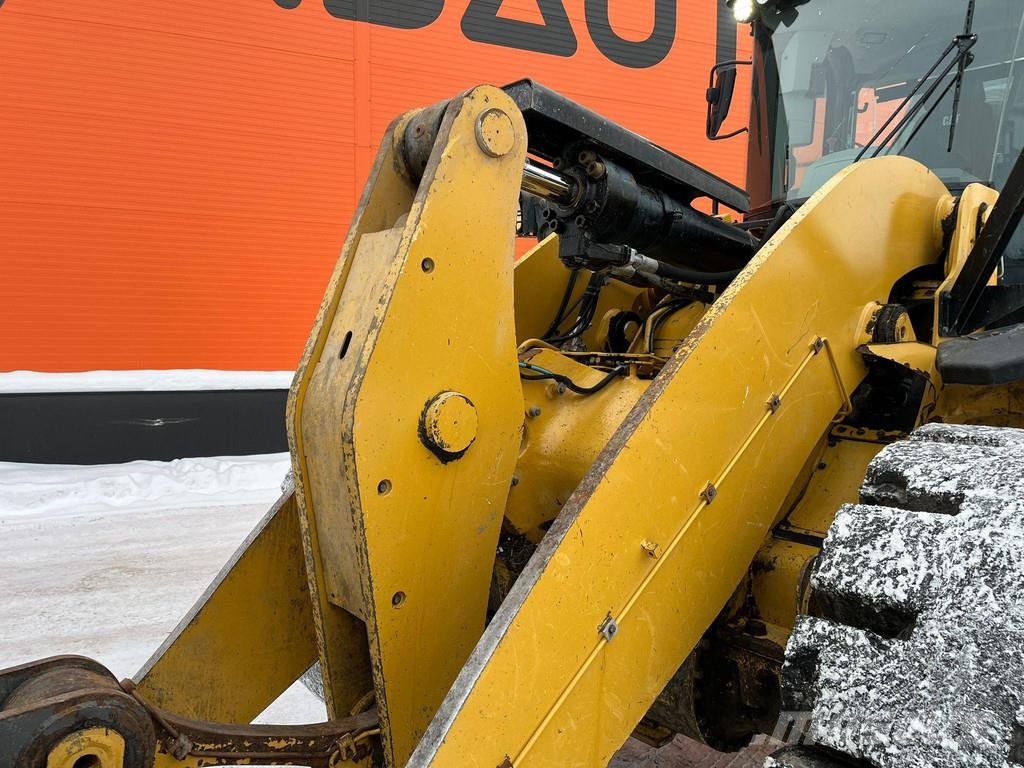 CAT 950 M AC / CENTRL LUBRICATION Gumikerekes homlokrakodók