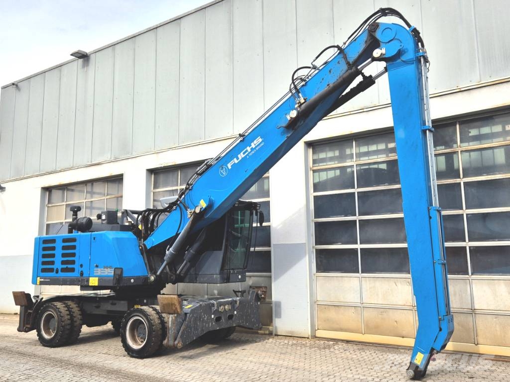 Fuchs MHL 335 F Materialumschlag